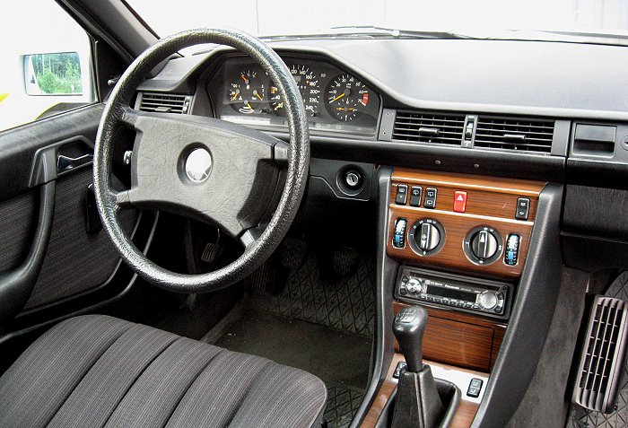 Mercedes Benz 300 TE STW vm 1989